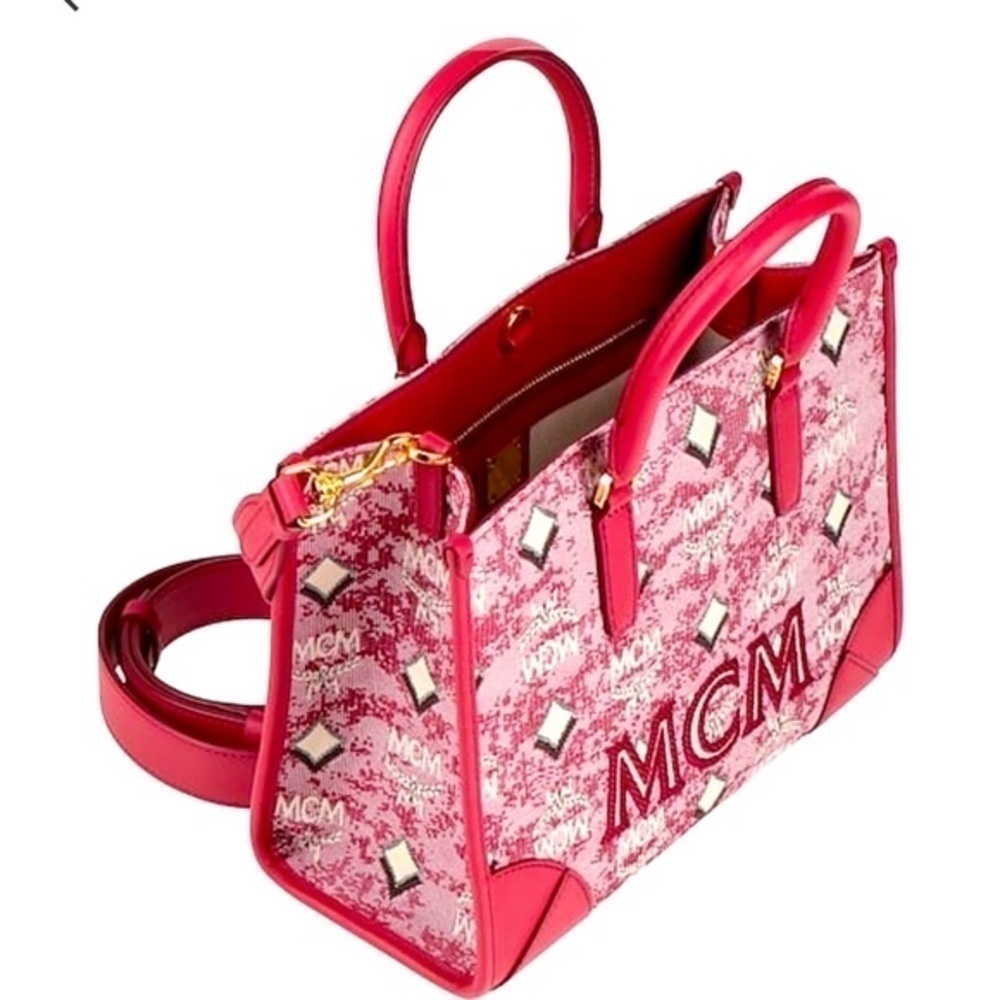MCM NWT rare edition style  Bag
Handbag
COLOR: MAGENTA